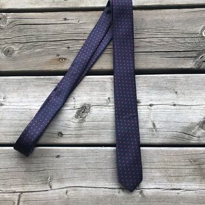 Skinny Tie, Navy with red stars